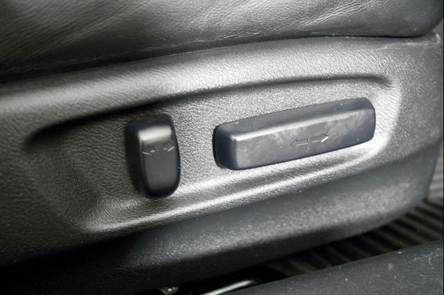 Photo of 2007 White Diamond Pearl Acura TL