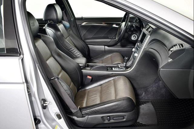 Photo of 2007 White Diamond Pearl Acura TL