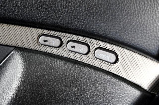 Photo of 2007 White Diamond Pearl Acura TL