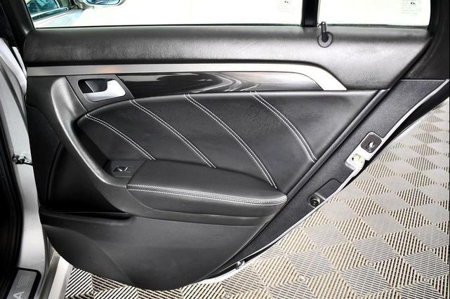 Photo of 2007 White Diamond Pearl Acura TL
