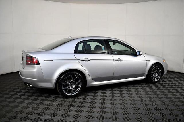 Photo of 2007 White Diamond Pearl Acura TL