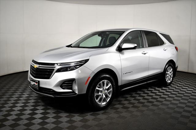 Photo of 2022 Silver Ice Metallic Chevrolet Equinox
