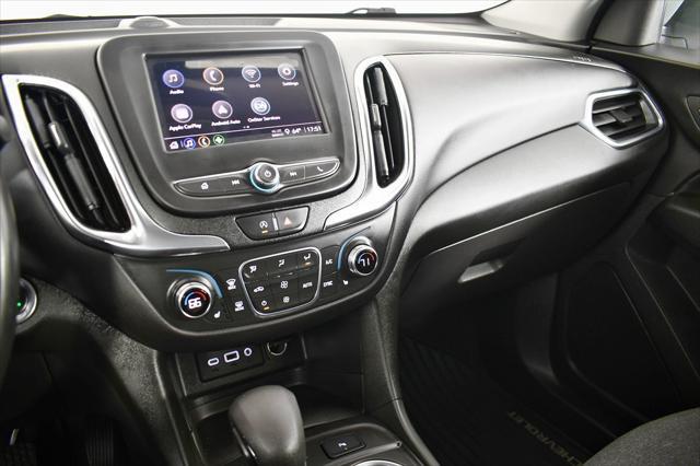 Photo of 2022 Silver Ice Metallic Chevrolet Equinox