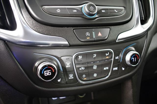Photo of 2022 Silver Ice Metallic Chevrolet Equinox
