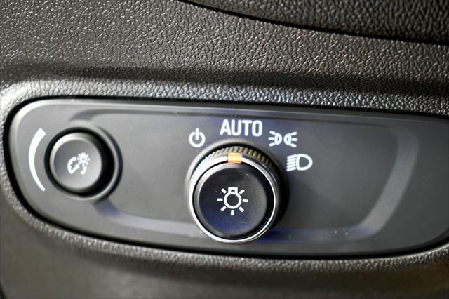 Photo of 2022 Silver Ice Metallic Chevrolet Equinox