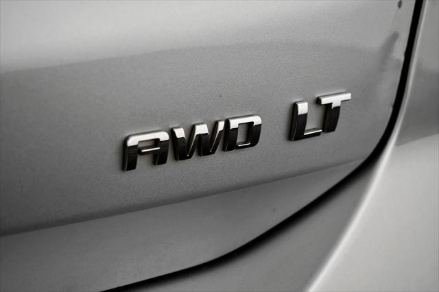 Photo of 2022 Silver Ice Metallic Chevrolet Equinox