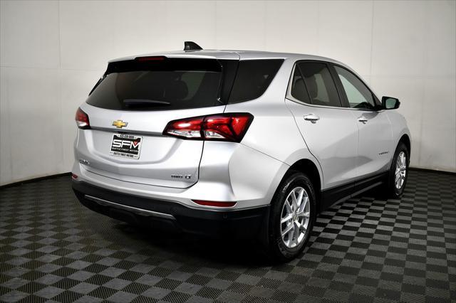 Photo of 2022 Silver Ice Metallic Chevrolet Equinox