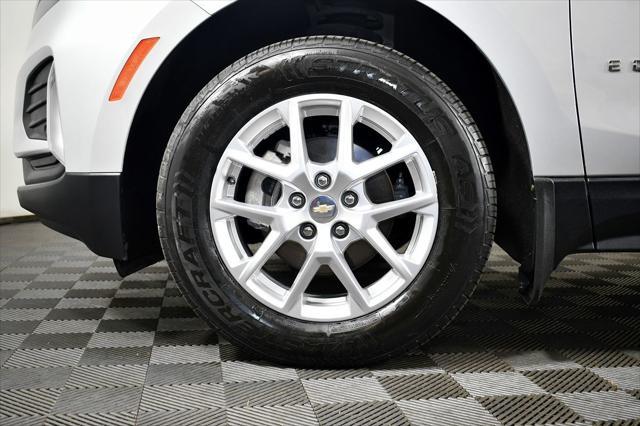 Photo of 2022 Silver Ice Metallic Chevrolet Equinox