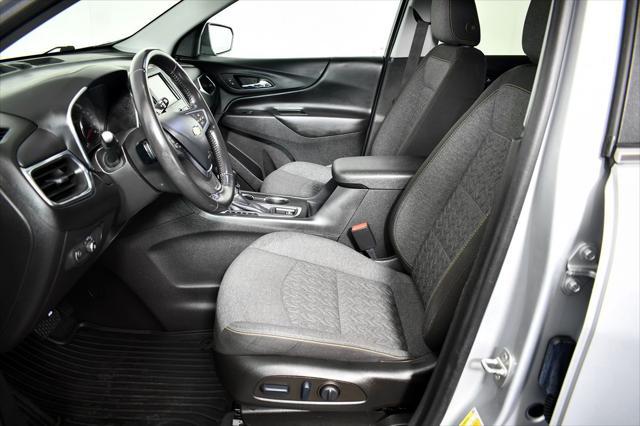 Photo of 2022 Silver Ice Metallic Chevrolet Equinox