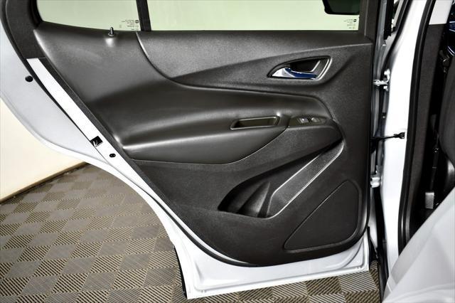Photo of 2022 Silver Ice Metallic Chevrolet Equinox