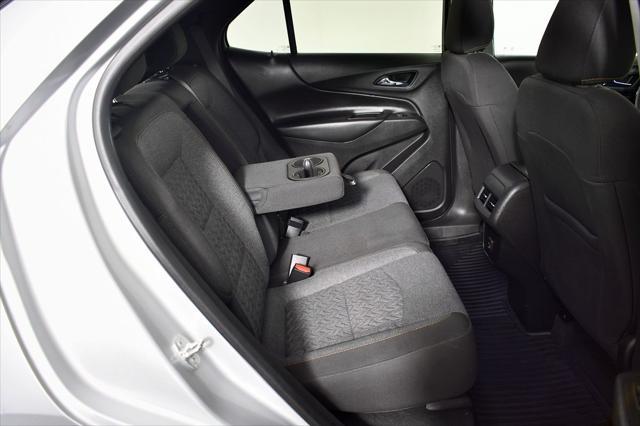 Photo of 2022 Silver Ice Metallic Chevrolet Equinox