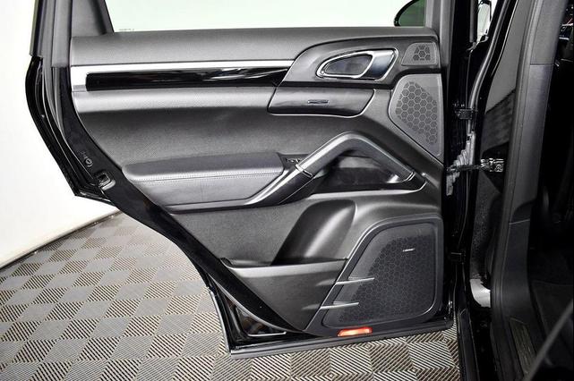 Photo of 2017 Black Porsche Cayenne