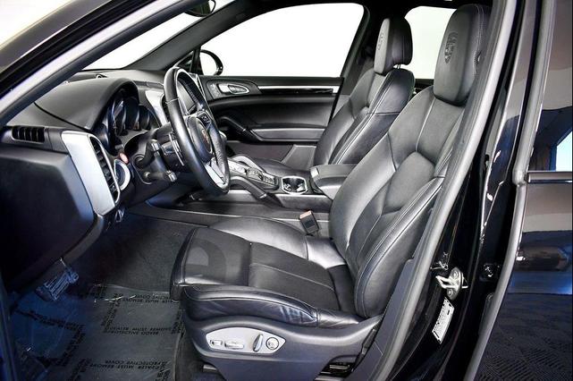 Photo of 2017 Black Porsche Cayenne