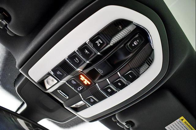 Photo of 2017 Black Porsche Cayenne