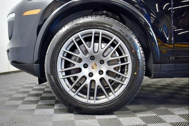 Photo of 2017 Black Porsche Cayenne