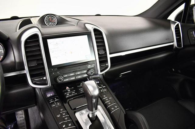 Photo of 2017 Black Porsche Cayenne