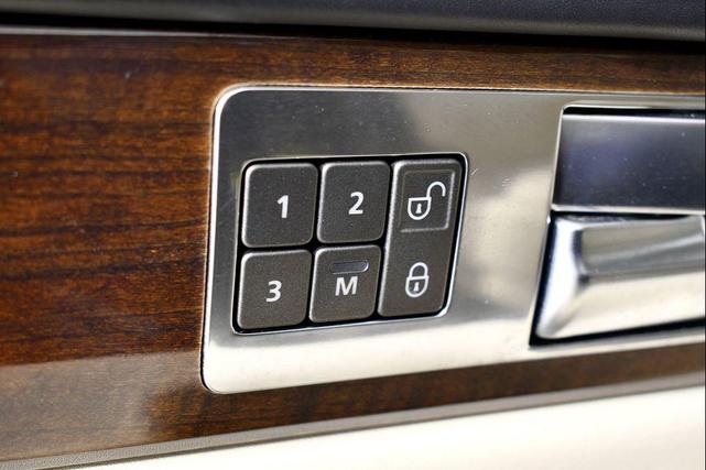 Photo of 2010 Bali Blue Land Rover Range Rover Sport