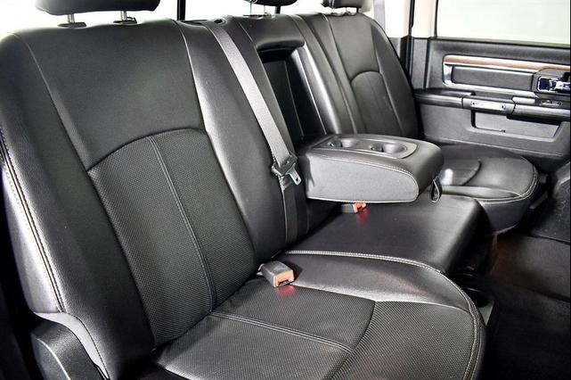 Photo of 2018 Brilliant Black Crystal Pearl RAM 1500