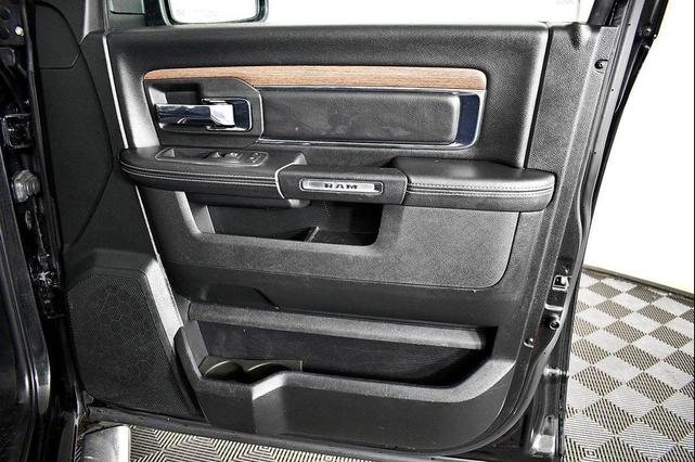 Photo of 2018 Brilliant Black Crystal Pearl RAM 1500