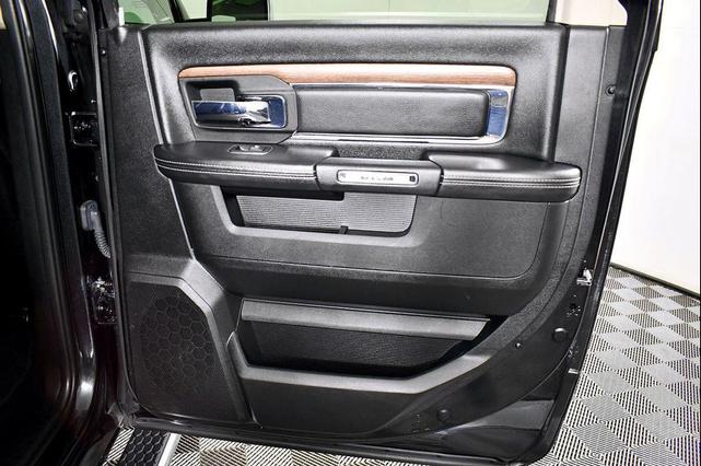 Photo of 2018 Brilliant Black Crystal Pearl RAM 1500