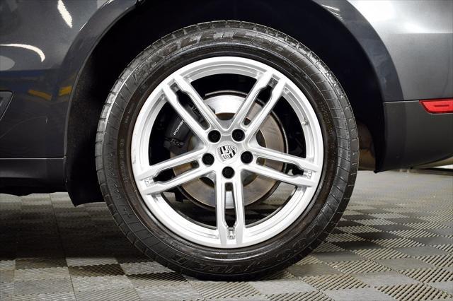 Photo of 2019 Volcano Grey Metallic Porsche Macan