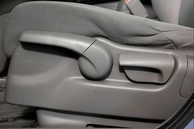 Photo of 2010 Glacier Blue Metallic Honda CR-V