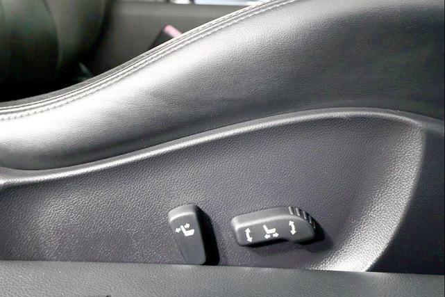 Photo of 2009 Moonlight White INFINITI G37