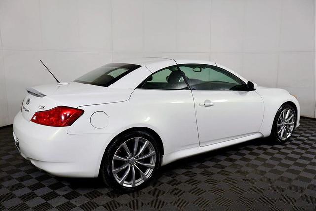 Photo of 2009 Moonlight White INFINITI G37