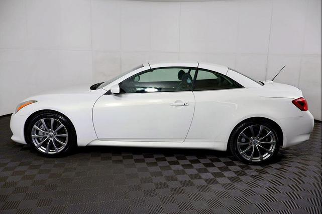 Photo of 2009 Moonlight White INFINITI G37