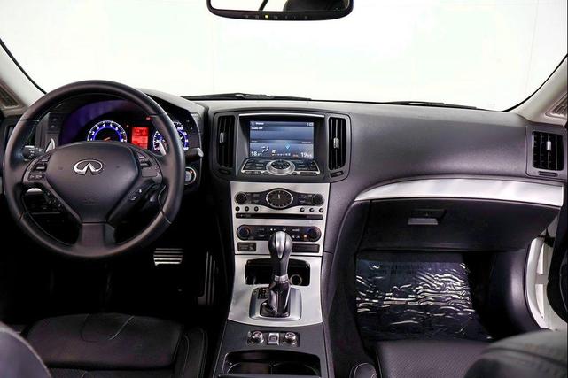 Photo of 2009 Moonlight White INFINITI G37