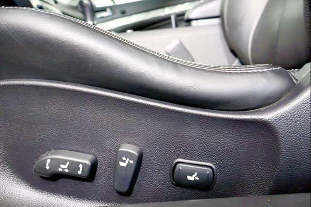 Photo of 2009 Moonlight White INFINITI G37
