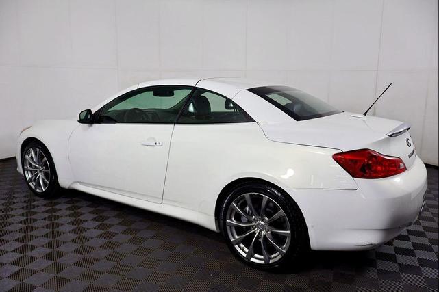 Photo of 2009 Moonlight White INFINITI G37