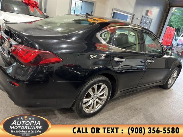 Photo of 2017 Black Obsidian INFINITI Q70