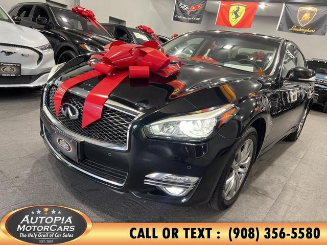 Photo of 2017 Black Obsidian INFINITI Q70