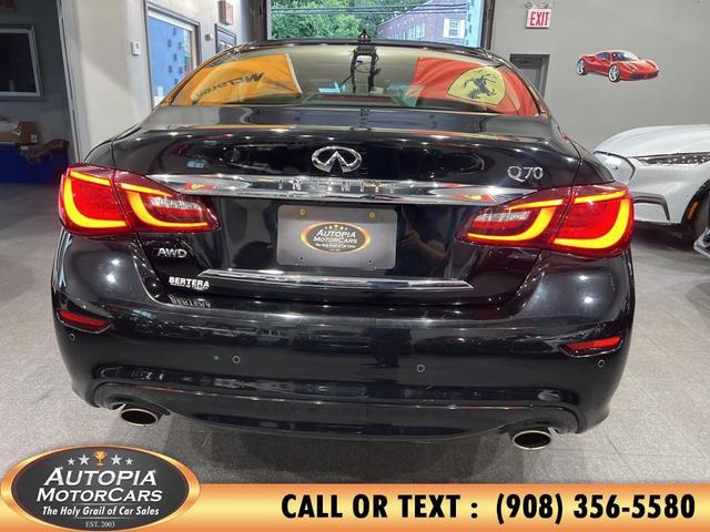 Photo of 2017 Black Obsidian INFINITI Q70
