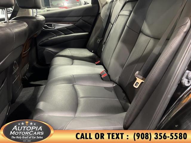 Photo of 2017 Black Obsidian INFINITI Q70