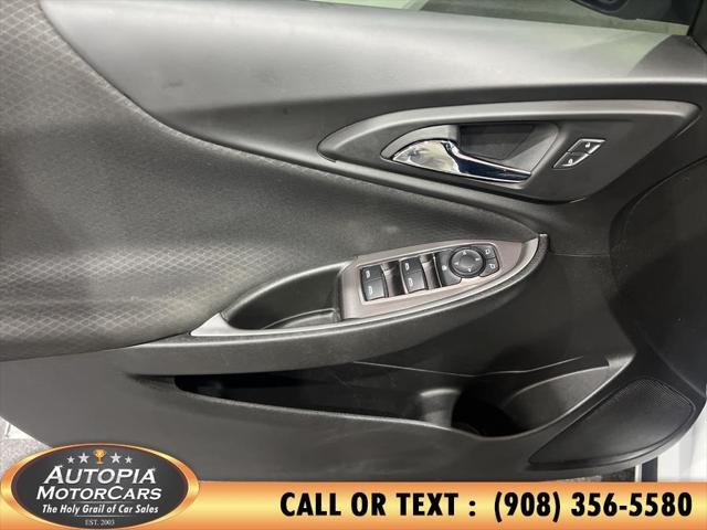 Photo of 2022 Summit White Chevrolet Malibu
