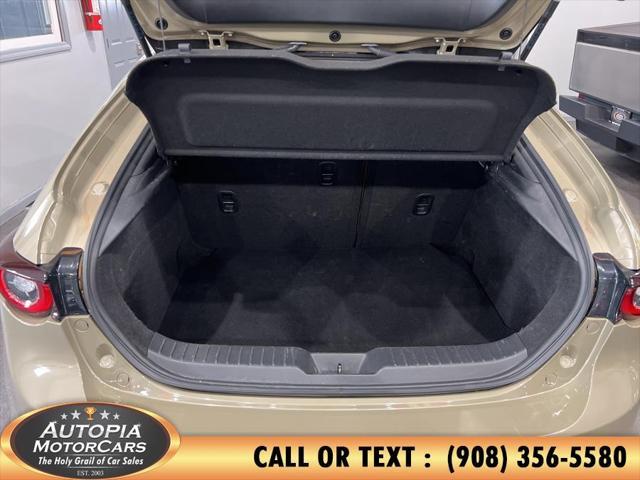 Photo of 2024 Zircon Sand Metallic Mazda Mazda3