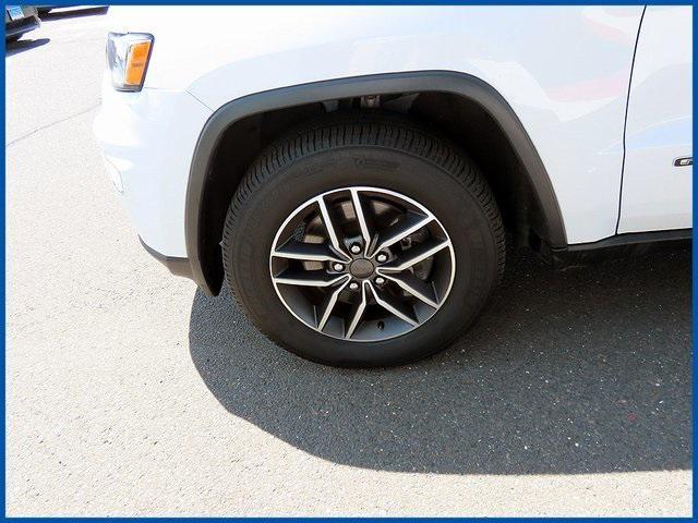 Photo of 2022 Bright White Clearcoat Jeep Grand Cherokee