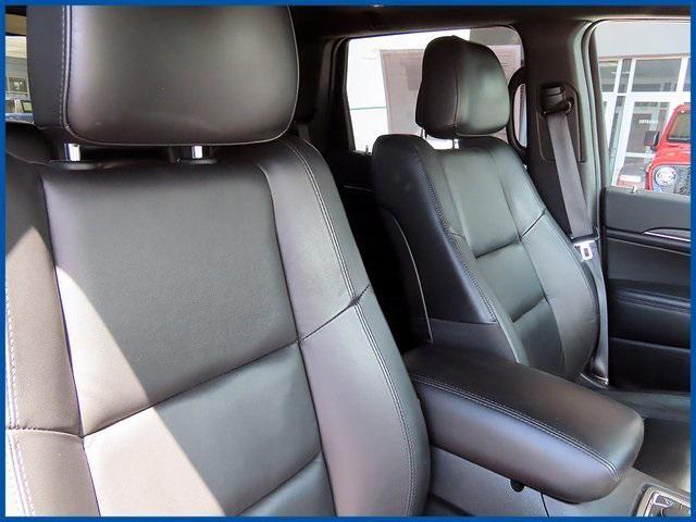 Photo of 2022 Bright White Clearcoat Jeep Grand Cherokee