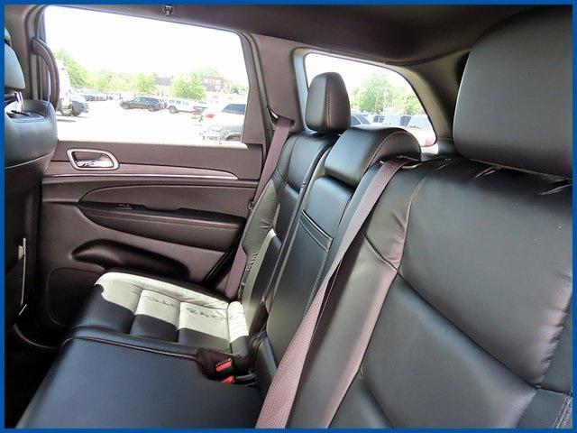 Photo of 2022 Bright White Clearcoat Jeep Grand Cherokee