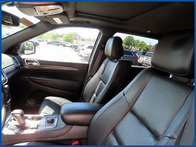 Photo of 2022 Bright White Clearcoat Jeep Grand Cherokee