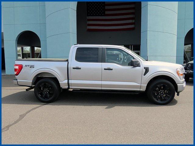 Photo of 2022 Iconic Silver Metallic Ford F-150