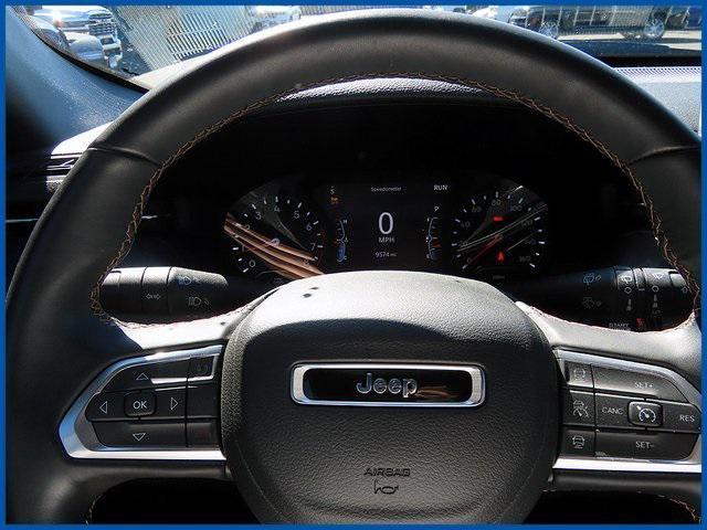 Photo of 2022 Redline Pearlcoat Jeep Compass