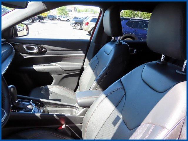 Photo of 2022 Redline Pearlcoat Jeep Compass