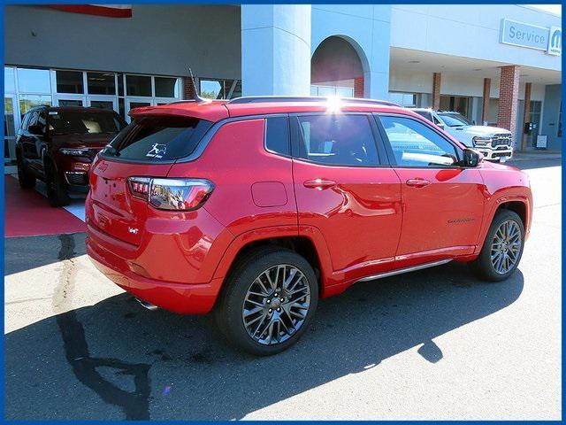 Photo of 2022 Redline Pearlcoat Jeep Compass