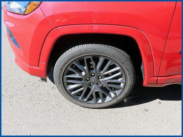 Photo of 2022 Redline Pearlcoat Jeep Compass