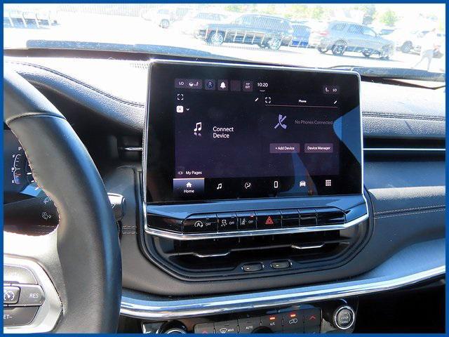 Photo of 2022 Redline Pearlcoat Jeep Compass