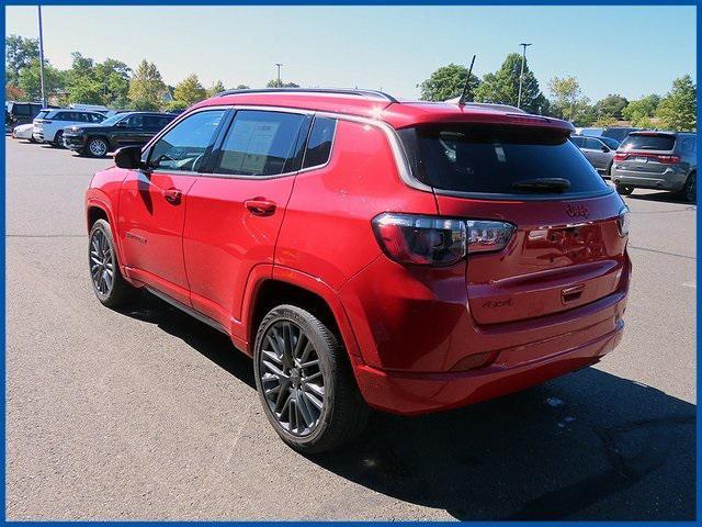 Photo of 2022 Redline Pearlcoat Jeep Compass