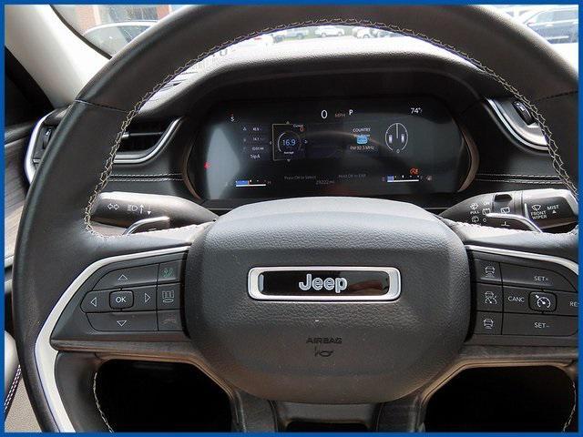 Photo of 2022 Bright White Clearcoat Jeep Grand Cherokee